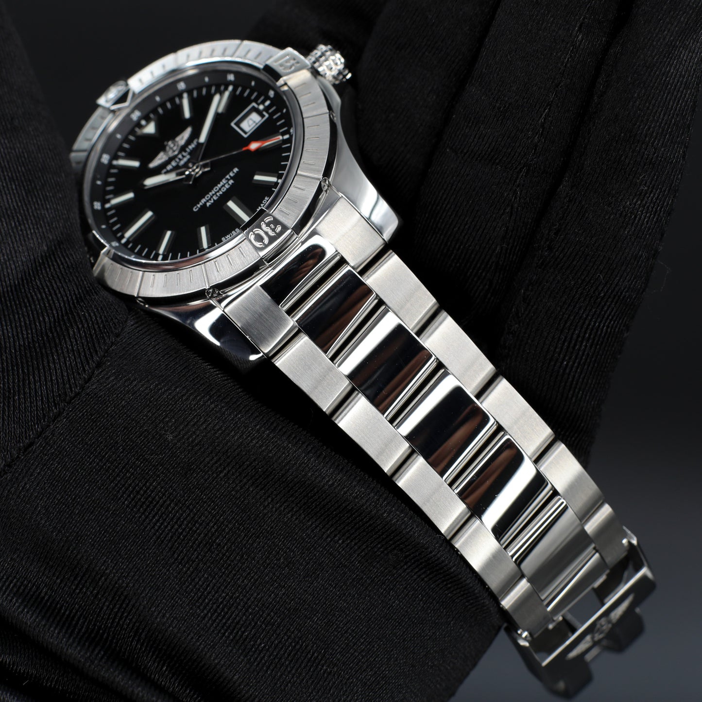 Breitling Avenger 43 Black Dial Complete - A17318