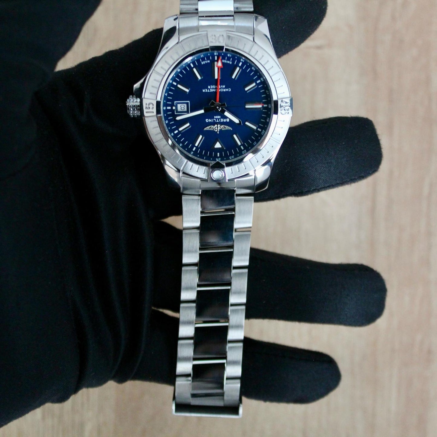 Breitling Avenger GMT 45 - A32395