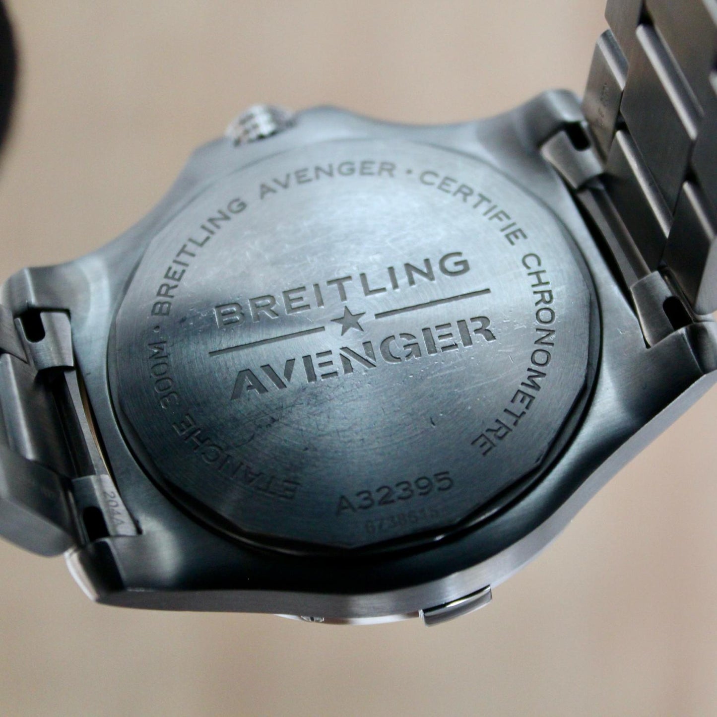 Breitling Avenger GMT 45 - A32395