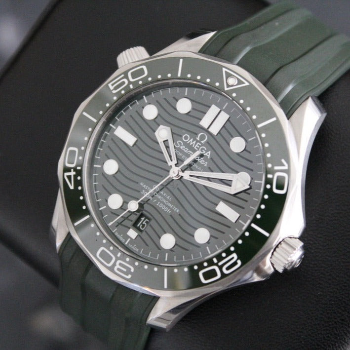 Omega Seamaster 300M Green Bracelet/Rubber - 210.30.42.20.10.001