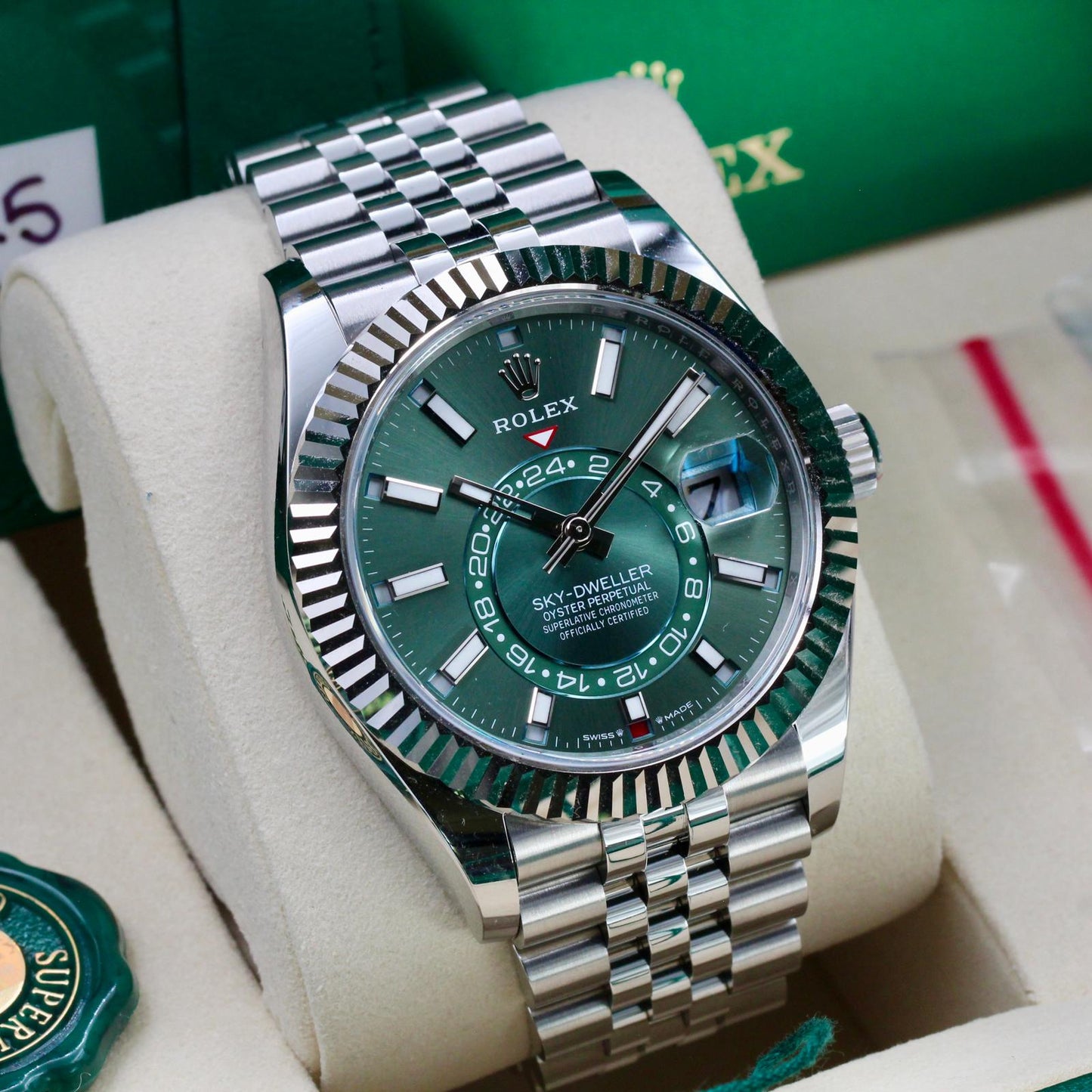 Rolex Skydweller Green Dial Jubilee 2025 Like New 42mm Automatic Complete set - 336934