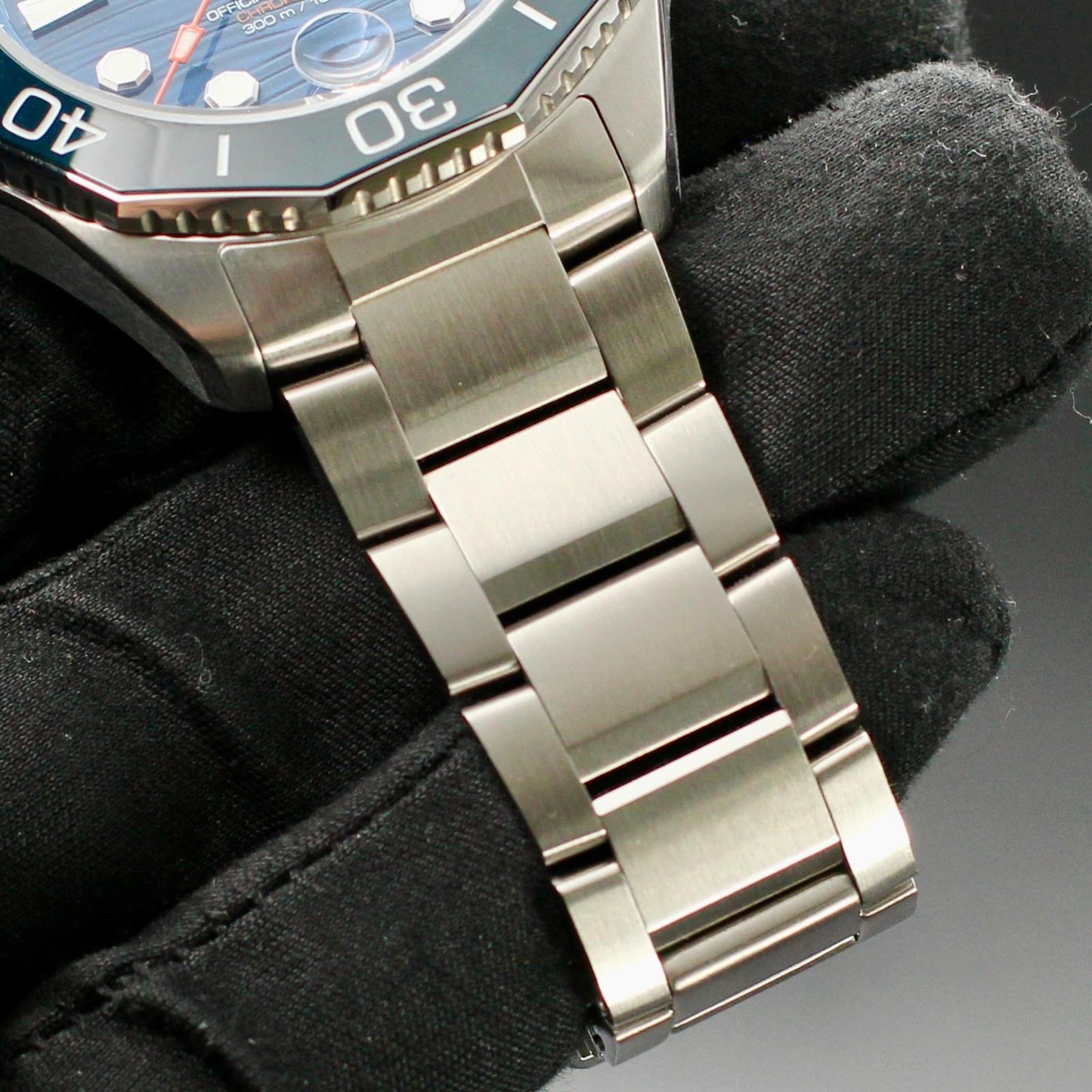 TAG Heuer Aquaracer Professional 300 Date - WBP5111
