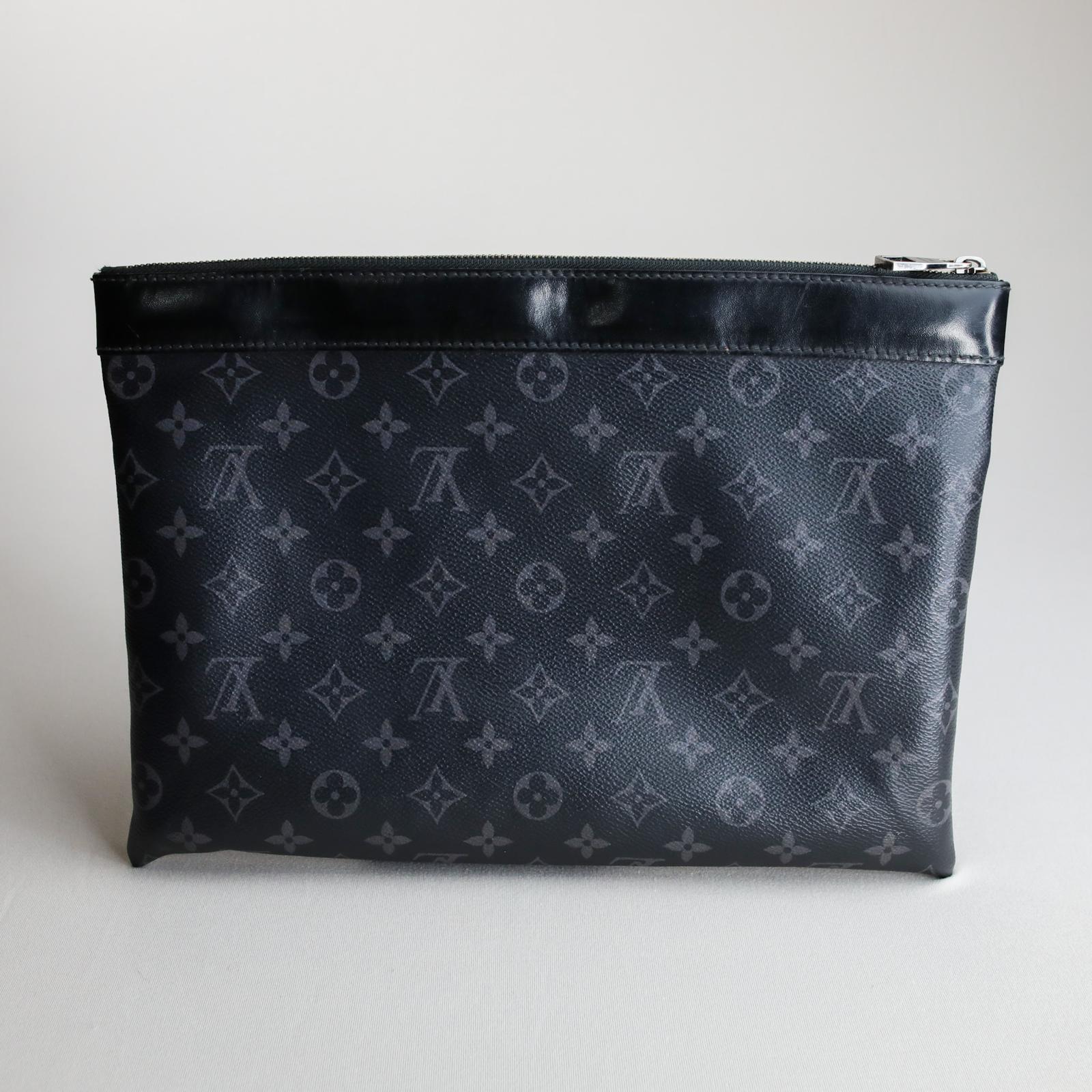 Louis Vuitton Pochette Voyage MM - Monogram Eclipse canvas