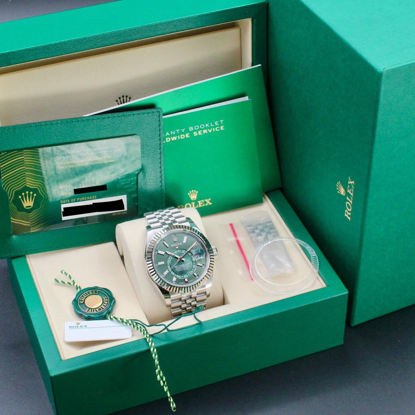 Rolex Skydweller Green Dial Jubilee 2025 Like New 42mm Automatic Complete set - 336934