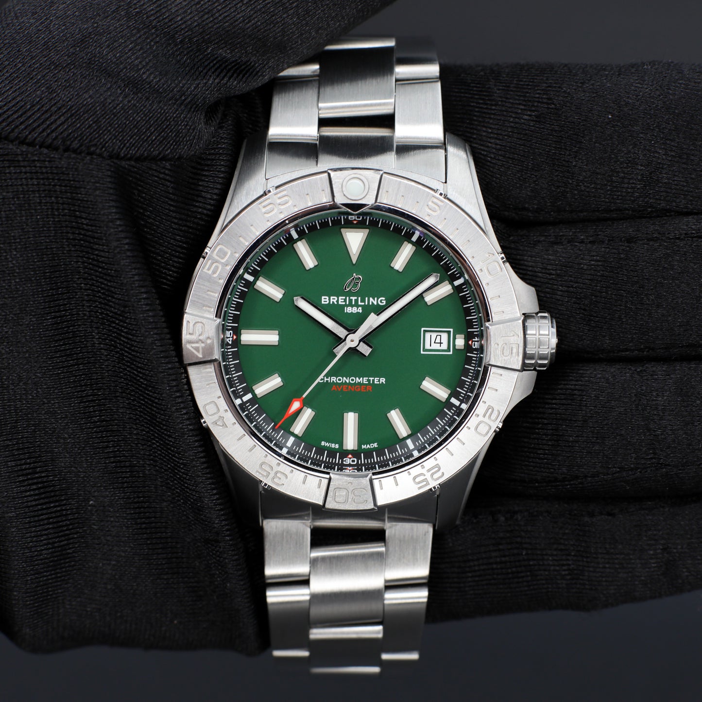 Breitling Avenger 42mm Green Dial New Version 2023 - A17328