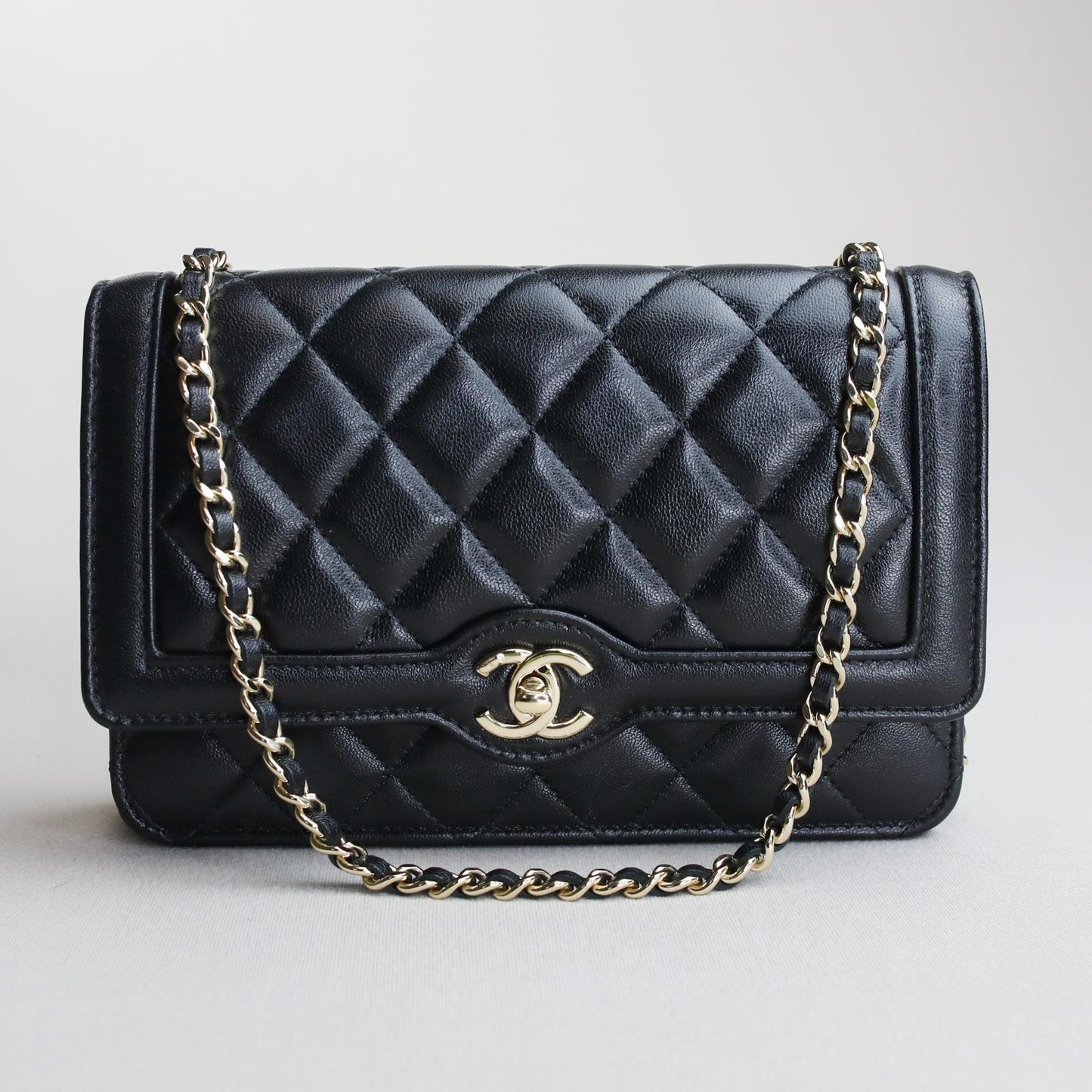 Chanel 24B Wallet on Chain (WOC) – Grained Calfskin & Champagne Gold Hardware