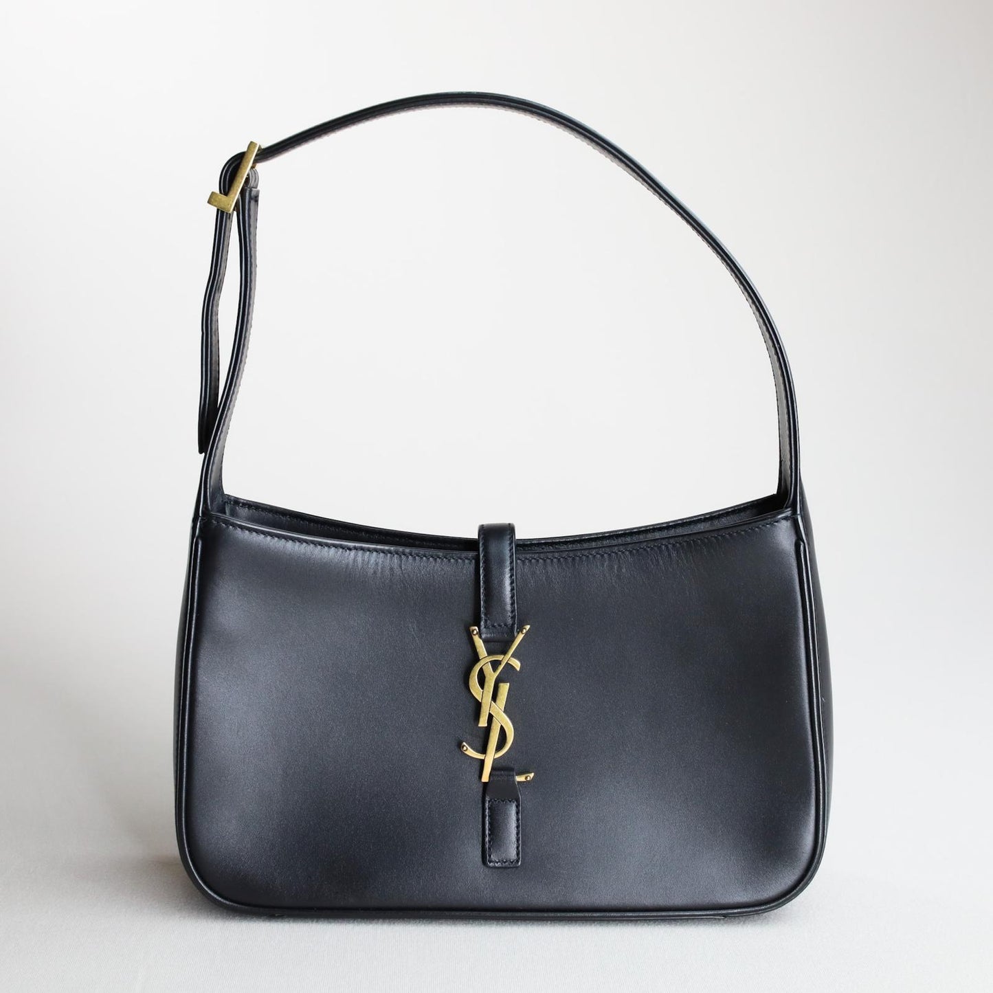 YSL Le 5 À 7 Shoulder Bag - Regular