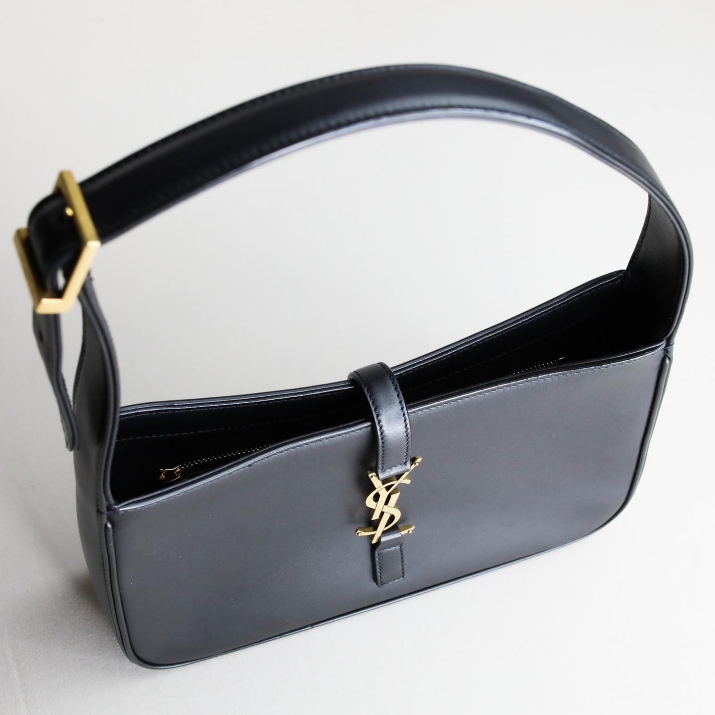 YSL Le 5 À 7 Shoulder Bag - Regular